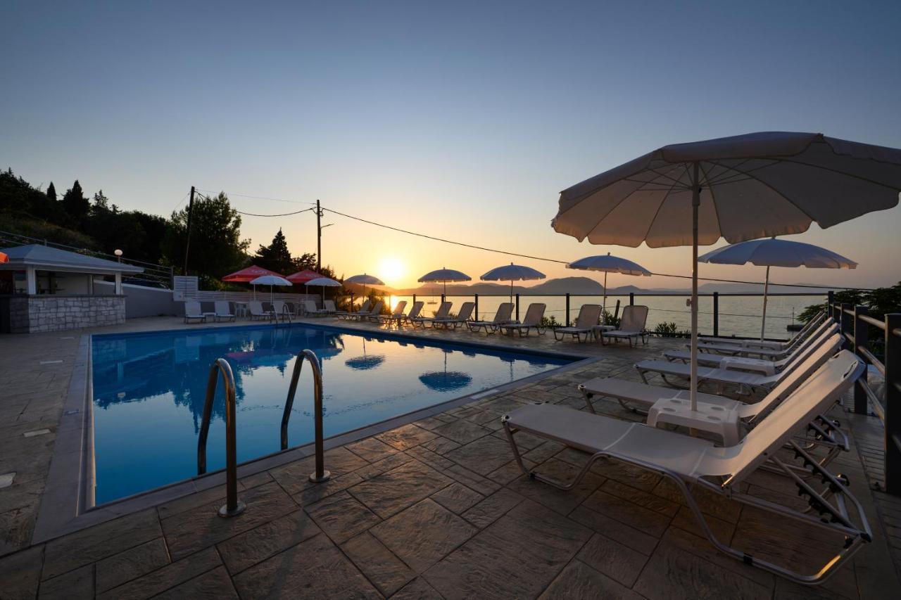 Golden Sunset Hotel บูเกริ ภายนอก รูปภาพ