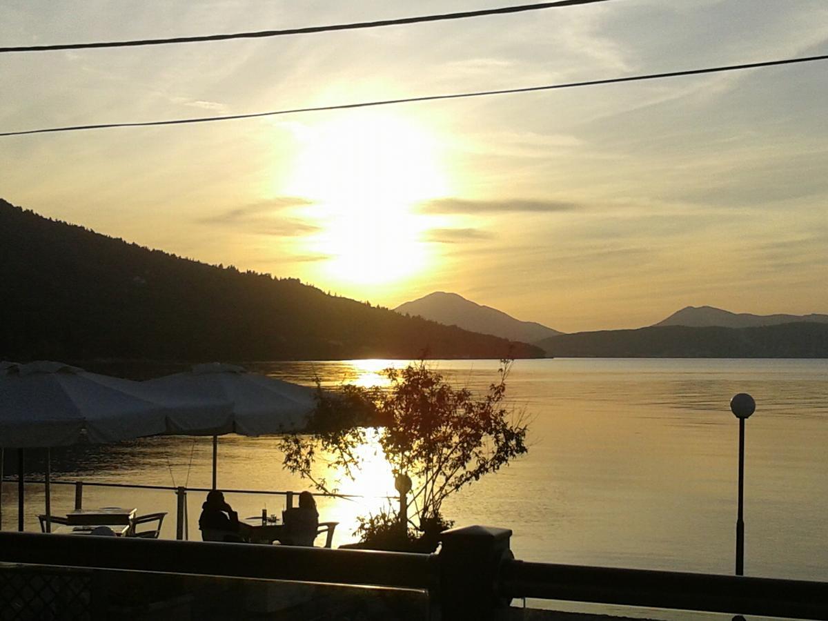 Golden Sunset Hotel บูเกริ ภายนอก รูปภาพ