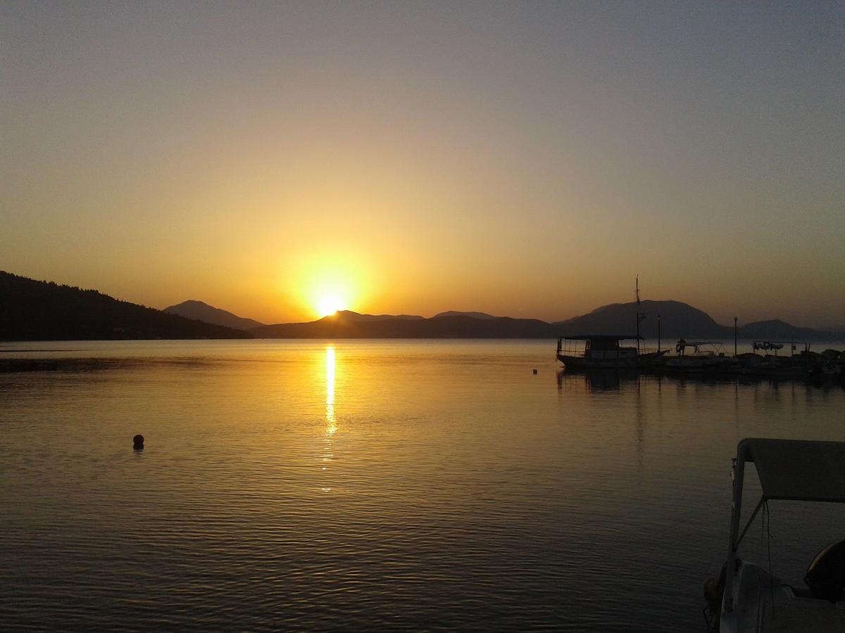 Golden Sunset Hotel บูเกริ ภายนอก รูปภาพ