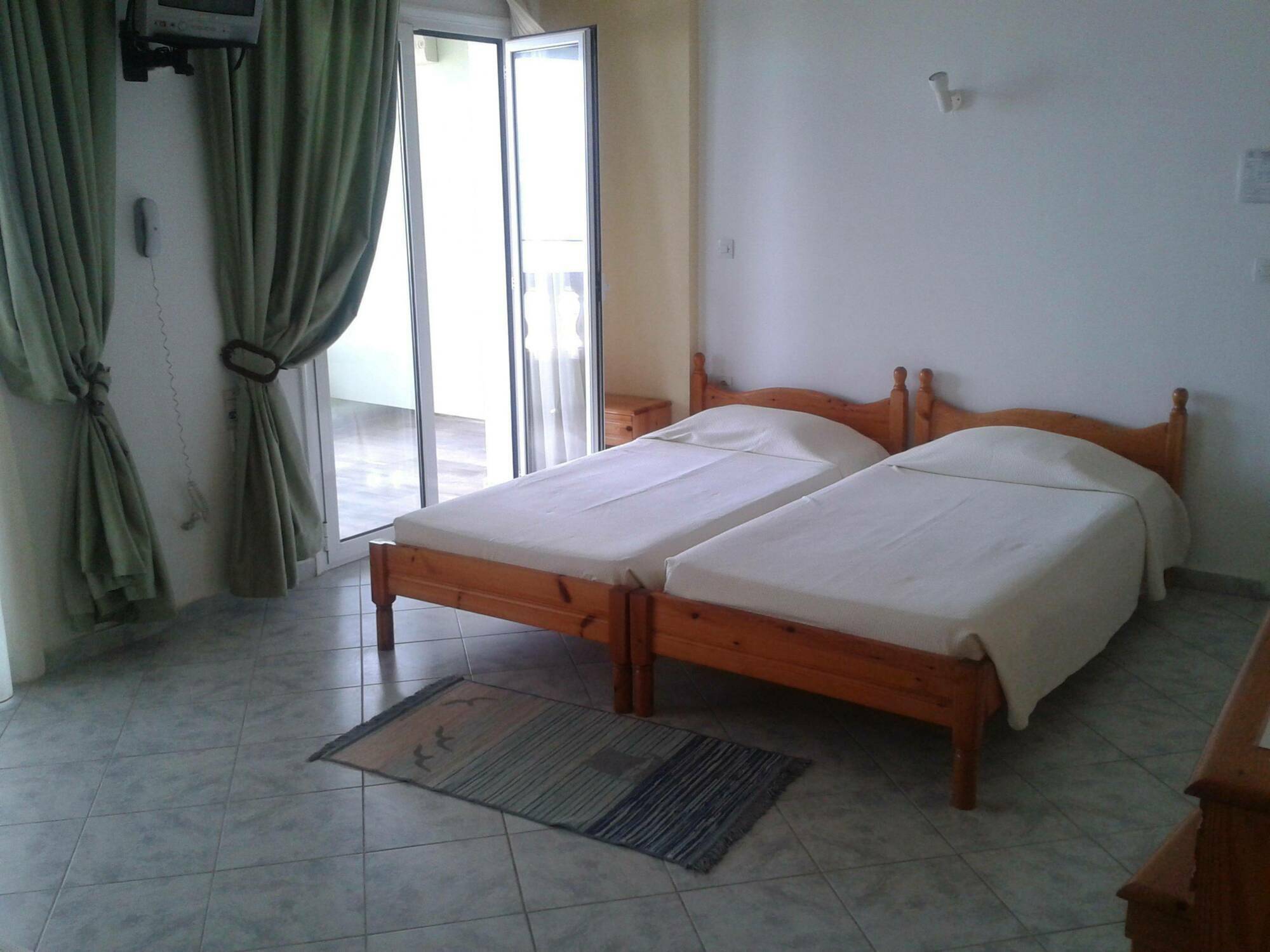 Golden Sunset Hotel บูเกริ ภายนอก รูปภาพ