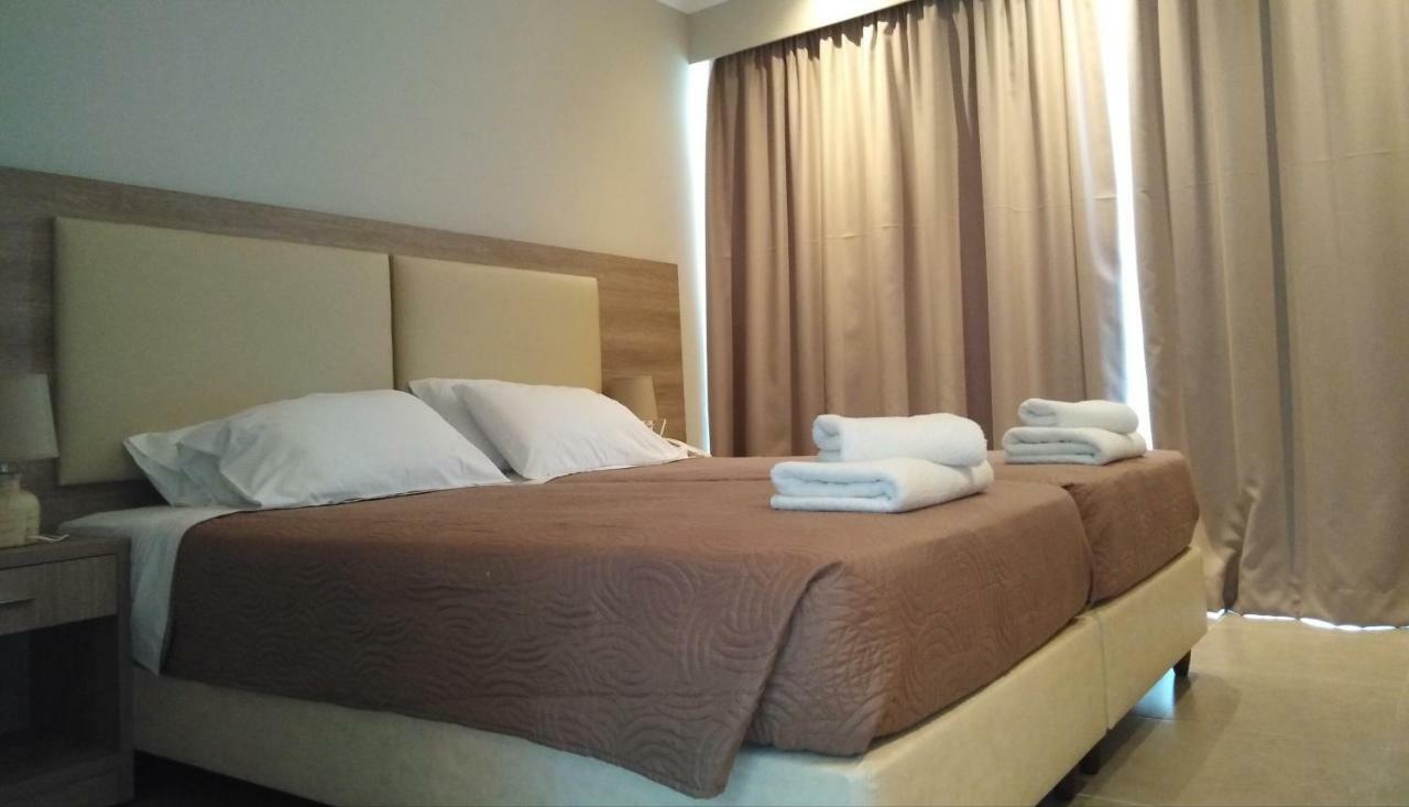 Golden Sunset Hotel บูเกริ ภายนอก รูปภาพ